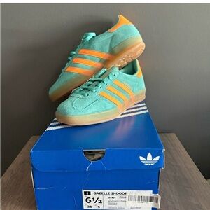 Women’s Adidas Gazelle Indoor Shoe Acid Mint / Flash Orange / Gum Sz 6.5